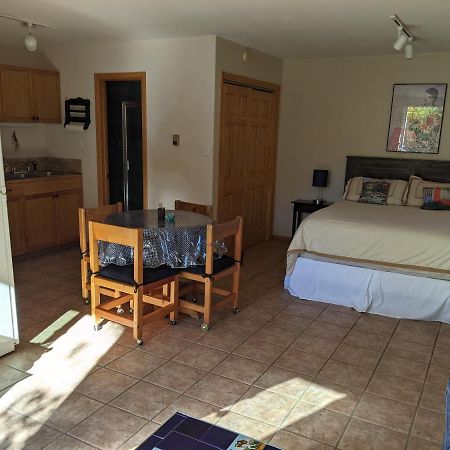 Studio Apartment 15 Minute Walk To Plaza Santa Fe Ngoại thất bức ảnh